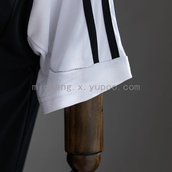 Real Madrid 01/02 Away Retro Jersey