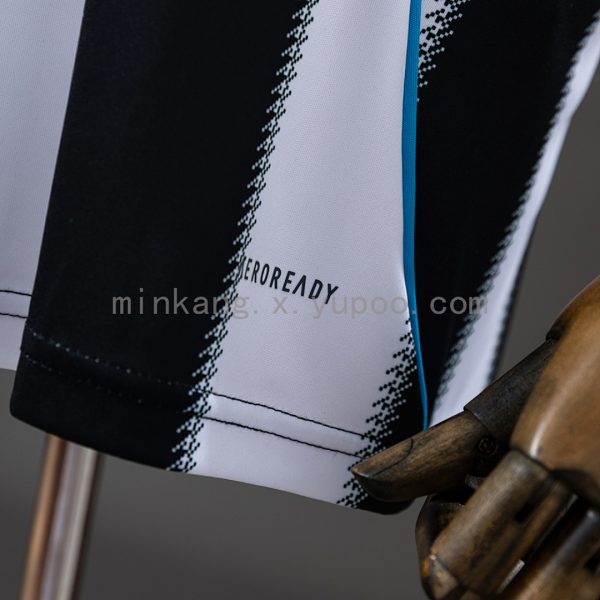 Newcastle United 25/26 Home Jersey