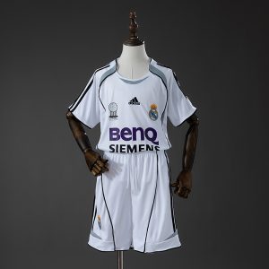 Real Madrid 06/07 Home Retro Kids Kit